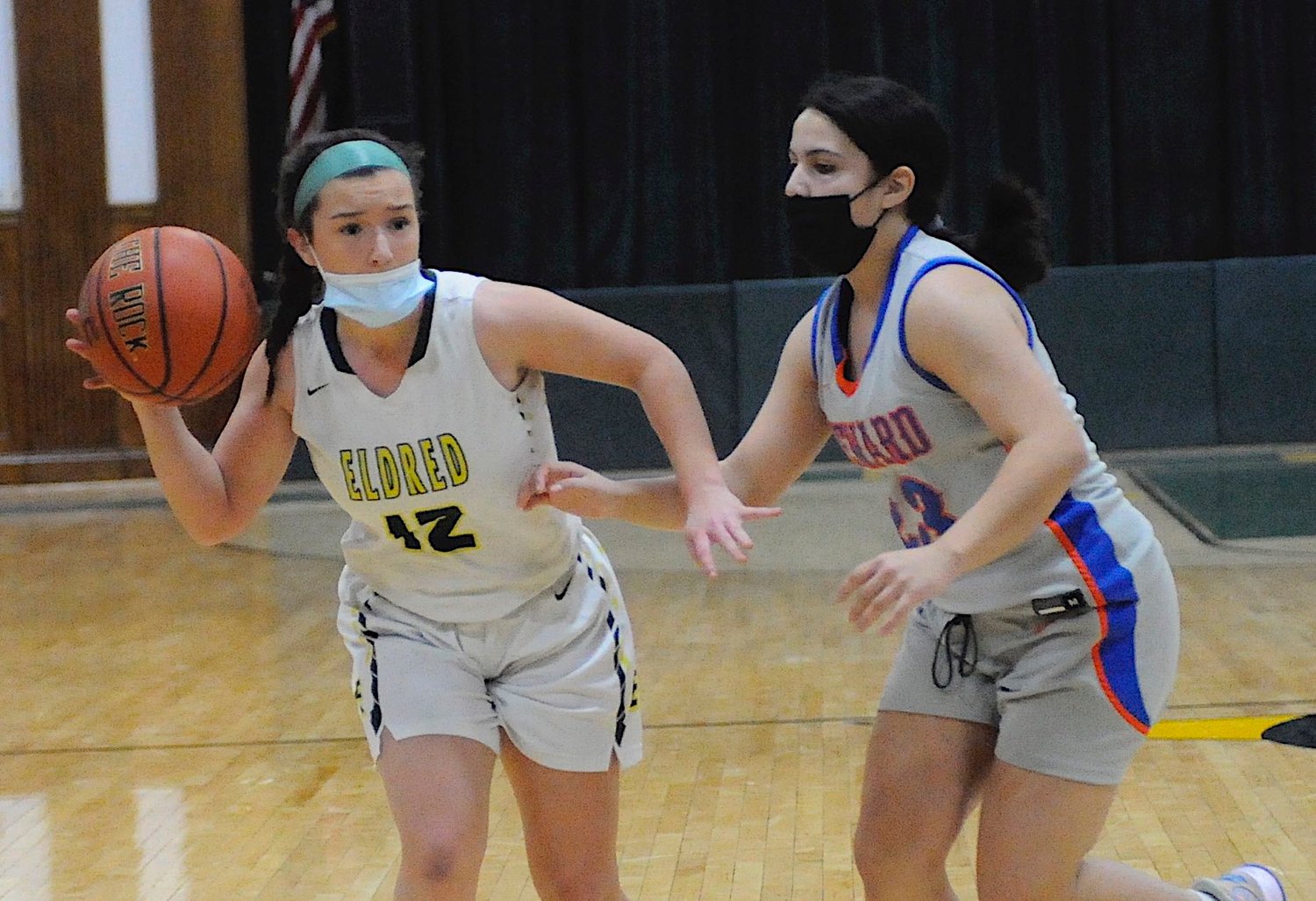 All masked up and ready to rock. Eldred’s Dana Donnelly scored 4 points, while Seward’s Kayla Valenti posted 8.